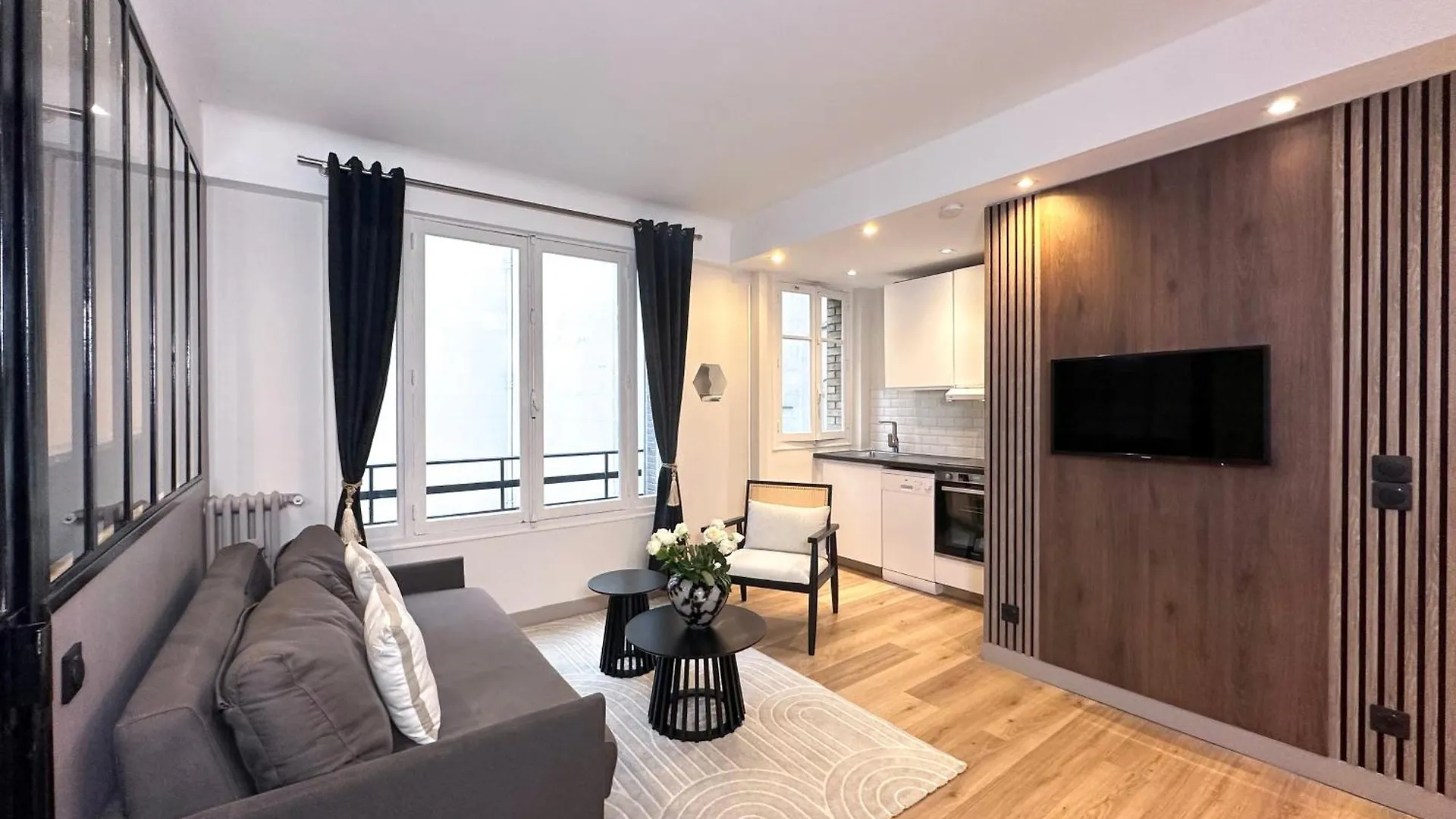 Beautiful Loft In Champs-Elysees Paris