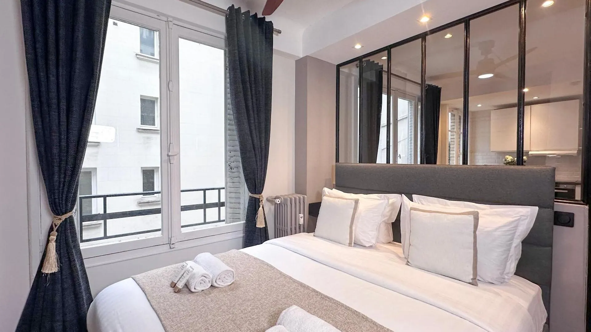 Champs Elysées - Amazing loft - 1628 París Apartamento
